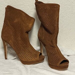 BCBGeneration Tan Peep-Toe Perforated Suede Heeled Boots sz 7.5